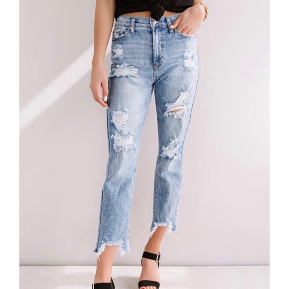 Celebrity Pink Denim - 🆕 NWOT. Distressed hi-wasted relaxed skinny